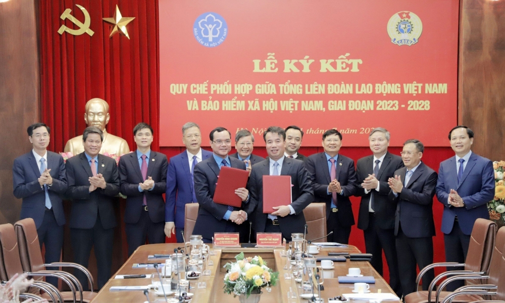 Tổng LĐLĐVN và BHXH Việt Nam ký quy chế phối hợp giai đoạn 2023-2028: Nâng cao hiệu quả bảo vệ quyền lợi của người lao động
