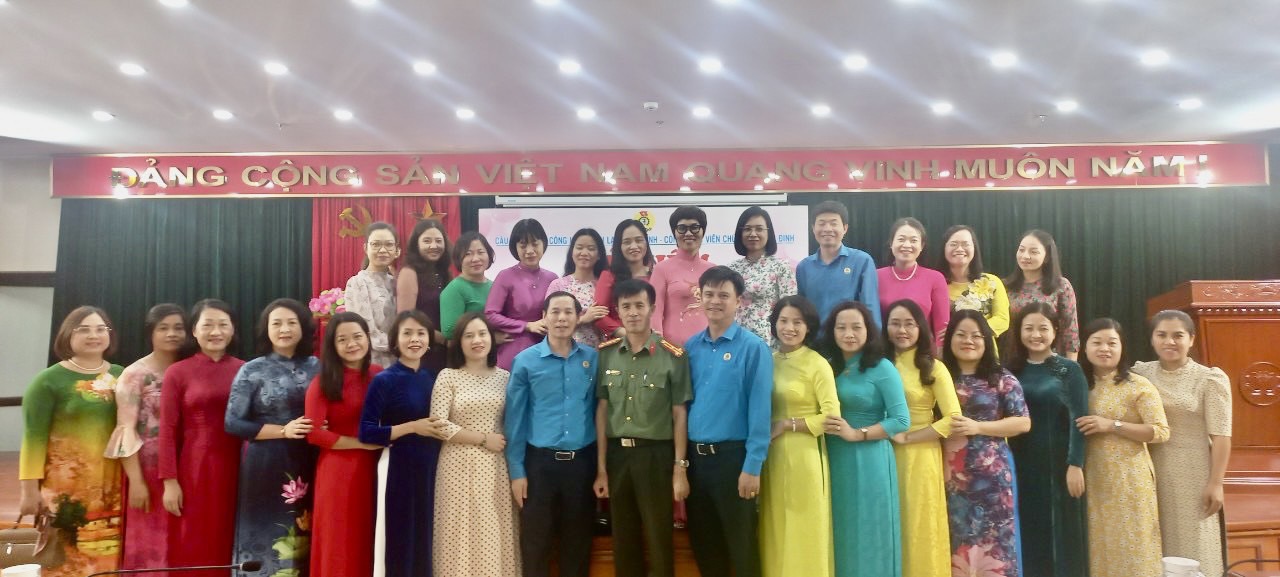 Các cấp CĐVC tỉnh Nam Định sôi nổi tổ chức các hoạt động chào mừng Ngày Phụ nữ Việt Nam