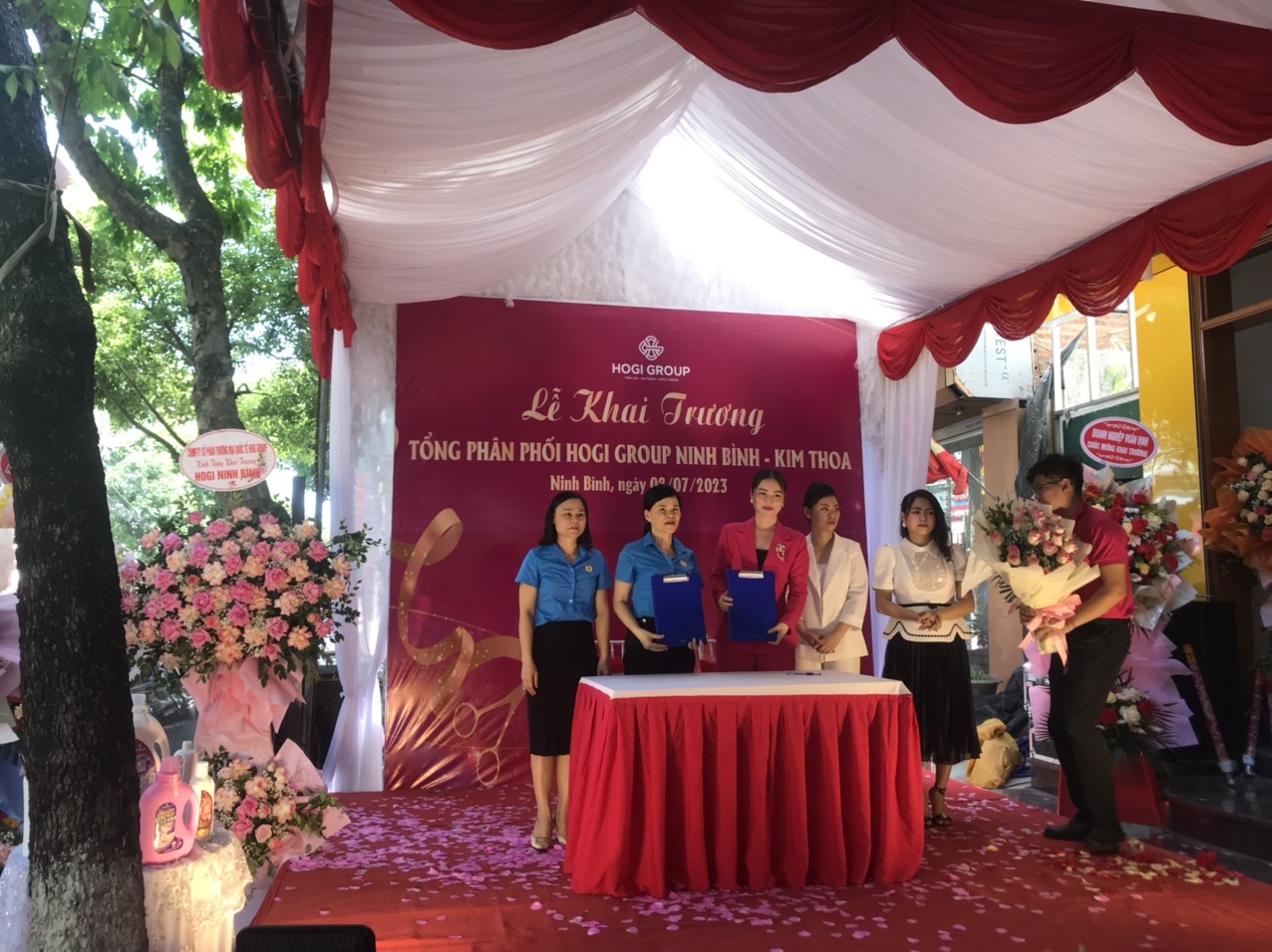 Công đoàn Viên chức tỉnh Ninh Bình ký chương trình phúc lợi cho đoàn viên với Công ty cổ phần Thương Mại Quốc Tế HOGI GROUP
