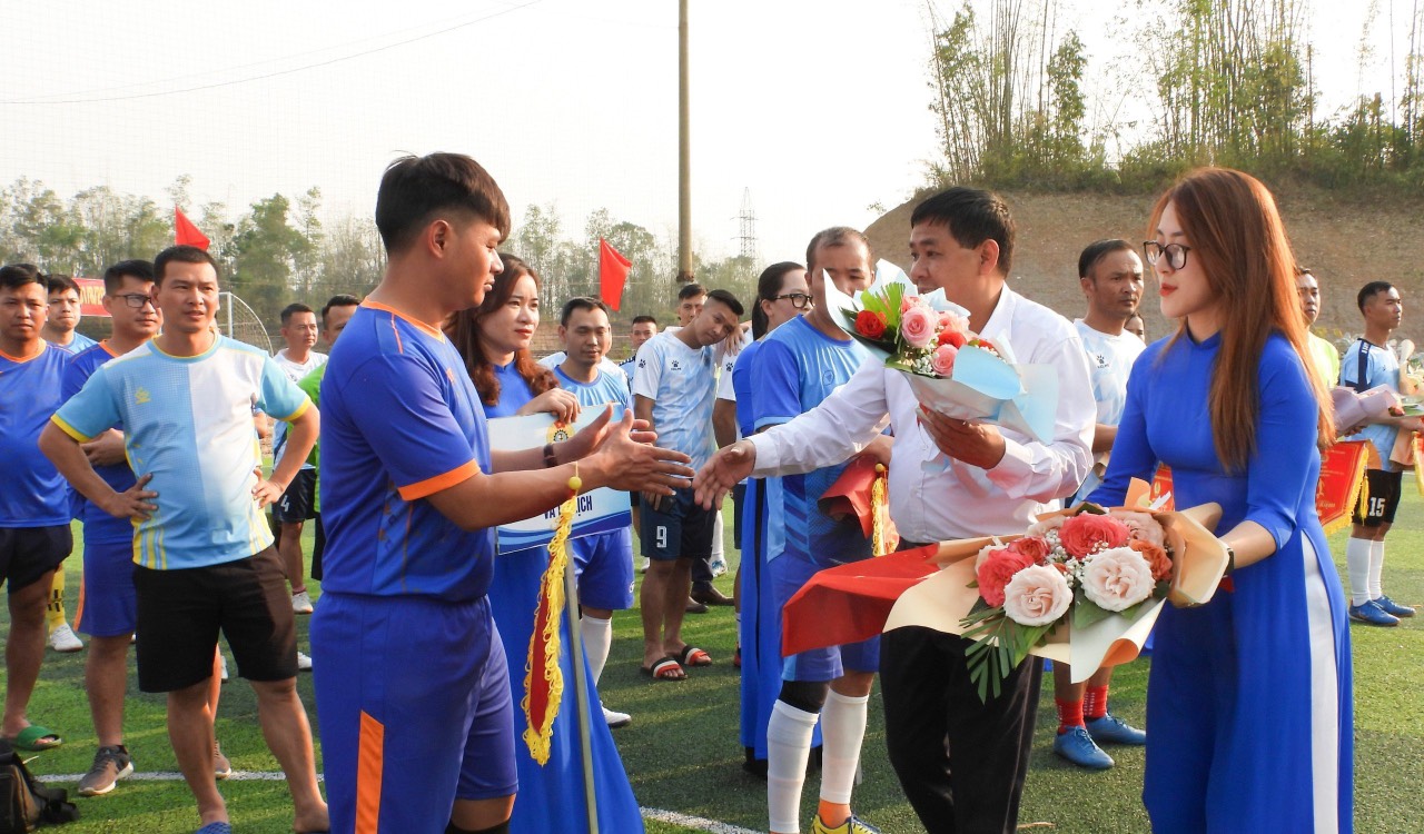 Khai mạc Giải bóng đá 7 người, Công đoàn Viên chức tỉnh Điện Biên lần thứ III, năm 2024. 
