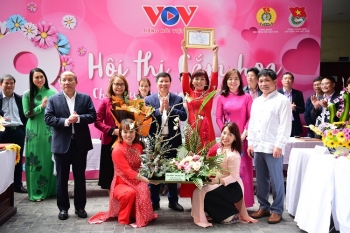 Hội thi cắm hoa nghệ thuật VOV kỷ niệm ngày Quốc tế Phụ nữ 8-3