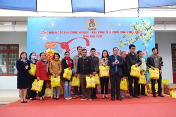 CĐVC tỉnh Kon Tum trao quà Tết cho đoàn viên, CNVCLĐ có hoàn cảnh khó khăn