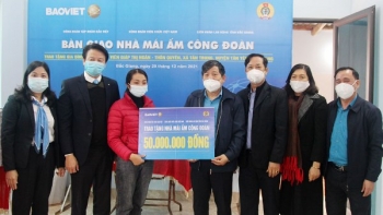 Công đoàn Viên chức Việt Nam trao nhà mái ấm công đoàn cho đoàn viên hoàn cảnh khó khăn