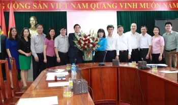 Công bố Quyết định Chủ tịch Công đoàn Viên chức Việt Nam khóa V, nhiệm kỳ 2018 - 2013