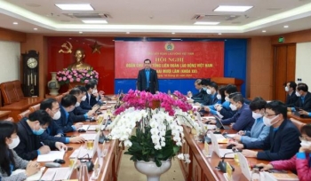 Hội nghị Đoàn Chủ tịch Tổng LĐLĐ Việt Nam: Xem xét dừng thực hiện Quyết định về việc chi hỗ trợ cho đoàn viên, người lao động bị ảnh hưởng bởi dịch bệnh Covid-19