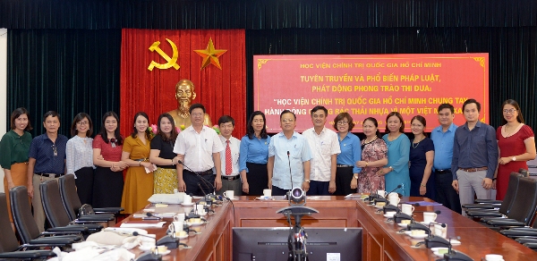 Công đoàn Học viện Chính trị quốc gia Hồ Chí Minh chung tay hành động vì một Việt Nam xanh