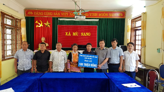 Công đoàn Khối thi đua I - Công đoàn Viên chức Việt Nam hỗ trợ 100 triệu đồng xây nhà tình nghĩa cho gia đình đoàn viên bị thiên tai