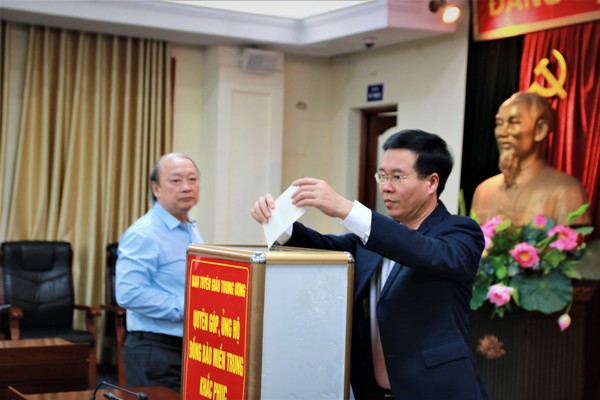 Công đoàn Ban Tuyên giáo Trung ương phát động quyên góp ủng hộ đồng bào miền Trung
