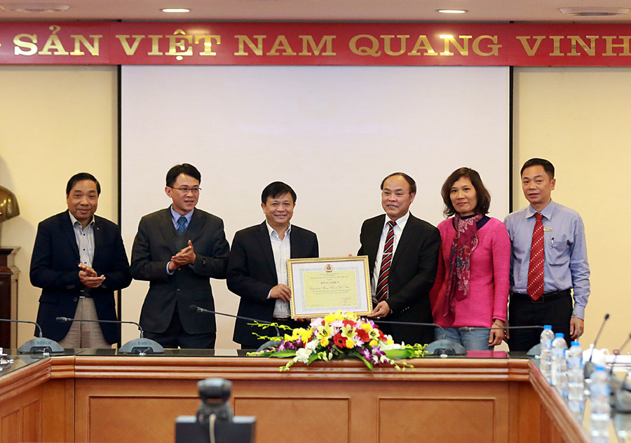 CĐ Thông tấn xã Việt Nam tổ chức Hội nghị tổng kết công tác năm 2016