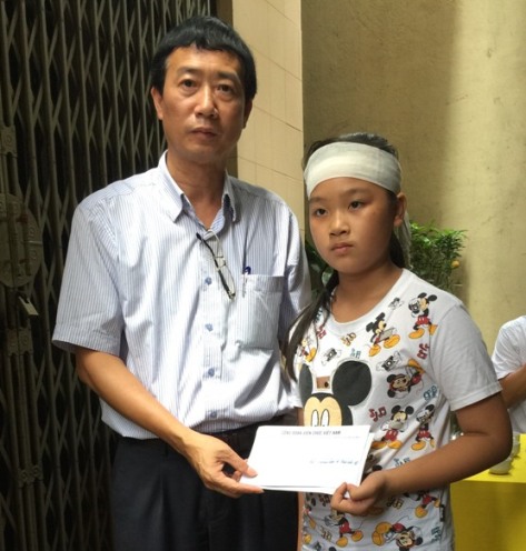 Công đoàn Đài tiếng nói Việt Nam tặng quà gia đình đoàn viên có hoàn cảnh khó khăn