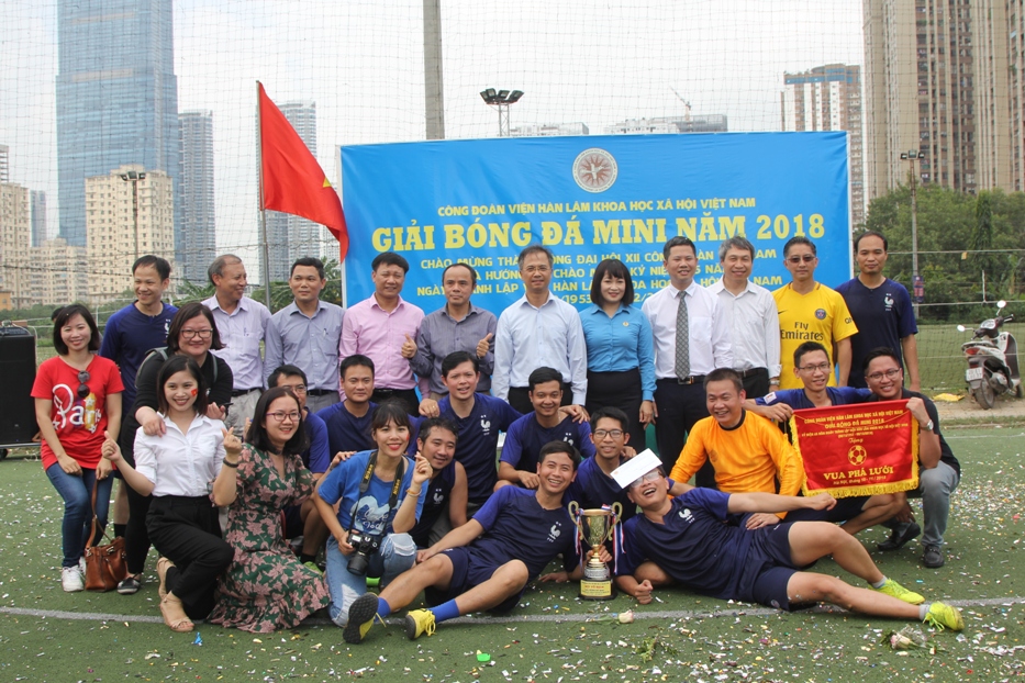 Giải bóng đá mini hướng tới kỷ niệm 65 năm ngày thành lập Viện Hàn lâm Khoa học xã hội Việt Nam
