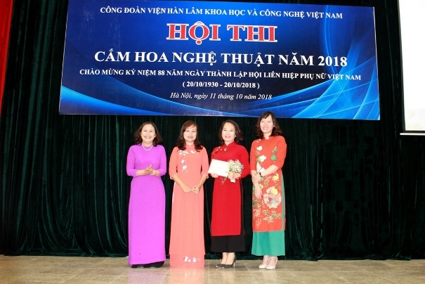 Công đoàn Viện Hàn lâm Khoa học và Công nghệ Việt Nam tổ chức Hội thi cắm hoa