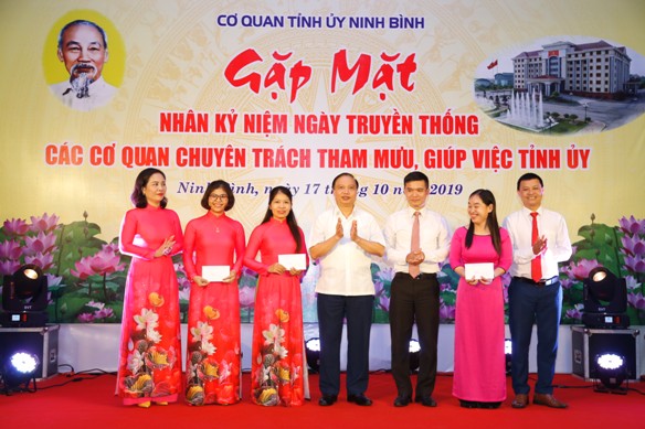 Hội thi tìm hiểu Di chúc của Chủ tịch Hồ Chí Minh và 60 năm Bác Hồ về thăm Ninh Bình
