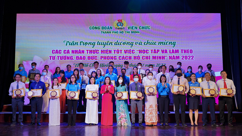 Công đoàn Viên chức Thành phố Hồ Chí Minh trao giải hội diễn văn nghệ với chủ đề “Tự hào tiếp bước” và tuyên dương các gương điển hình năm 2022