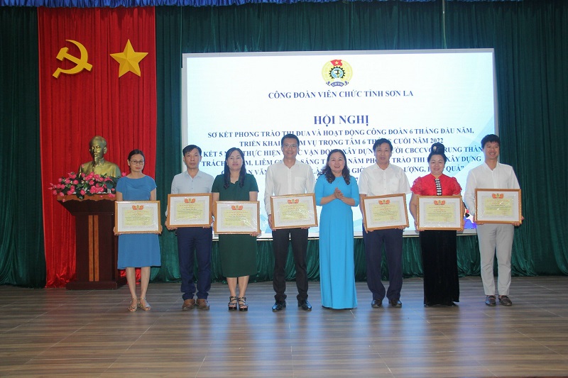 Công đoàn Viên chức tỉnh Sơn La đã tổ chức Hội nghị sơ kết 6 tháng đầu năm triển khai nhiệm vụ 6 tháng cuối năm 2022