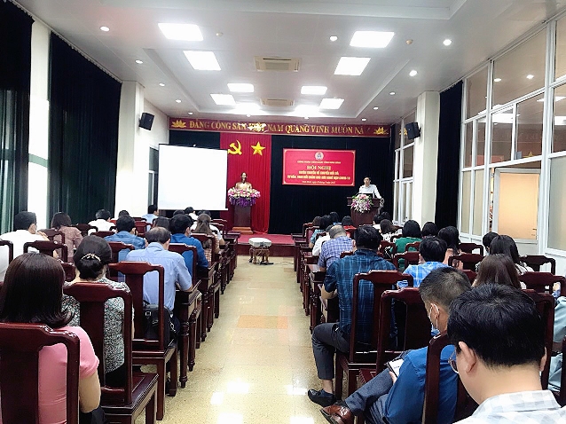 Công đoàn Viên chức tỉnh Ninh Bình  tổ chức Hội nghị tuyên truyền về Chuyển đổi số và trao đổi, tư vấn chăm sóc sức khỏe hậu Covid-19