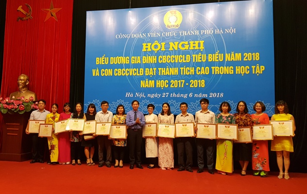 CĐVC Thành phố Hà Nội tổ chức Hội nghị Biểu dương gia đình CBCCVCLĐ tiêu biểu năm 2018 và con CBCCVCLĐ đạt thành tích cao trong học tập năm học 2017- 2018