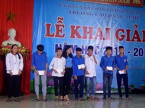 CĐVC tỉnh Quảng Bình trao học bổng học sinh, sinh viên có hoàn cảnh khó khăn