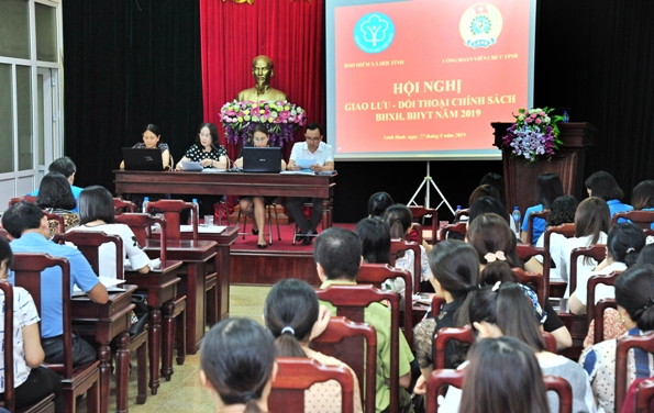 Công đoàn Viên chức tỉnh Ninh Bình tổ chức hội nghị tuyên truyền và giao lưu đối thoại về chính sách BHXH, BHYT