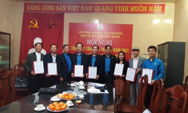 Khối thi đua Công đoàn ngành tỉnh Nam Định tổng kết công tác năm 2021 và ký giao ước thi đua năm 2022