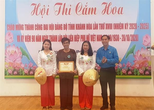 CĐVC tỉnh Khánh Hòa tổ chức Hội thi cắm hoa nghệ thuật“Tôn vinh nét đẹp nữ cán bộ, công chức, viên chức, lao động”