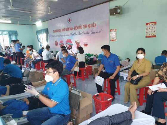 Đoàn viên Công đoàn Viên chức tỉnh Bình Phước sôi nổi tham gia Ngày hội hiến máu tình nguyện