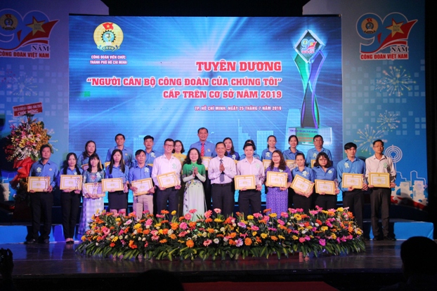 CĐVC TP Hồ Chí Minh: Tuyên dương 189 gương đạt danh hiệu “Người cán bộ Công đoàn của chúng tôi” năm 2019