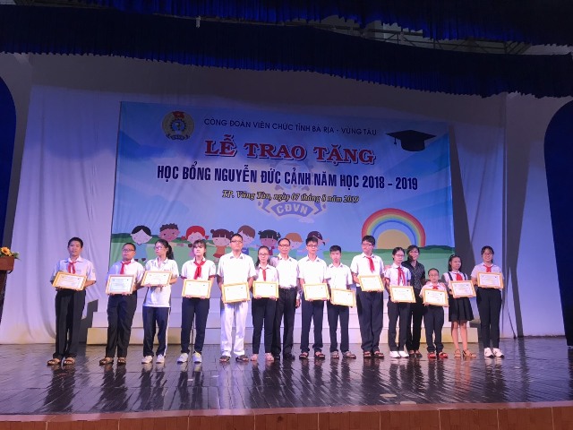 CĐVC tỉnh Bà Rịa - Vũng Tàu trao tặng học bổng Nguyễn Đức Cảnh năm học 2018 - 2019