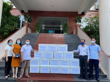 CĐVC tỉnh Thái Nguyên ủng hộ 510 hộp vừng lạc cho công nhân lao động trong các khu cách ly tập trung