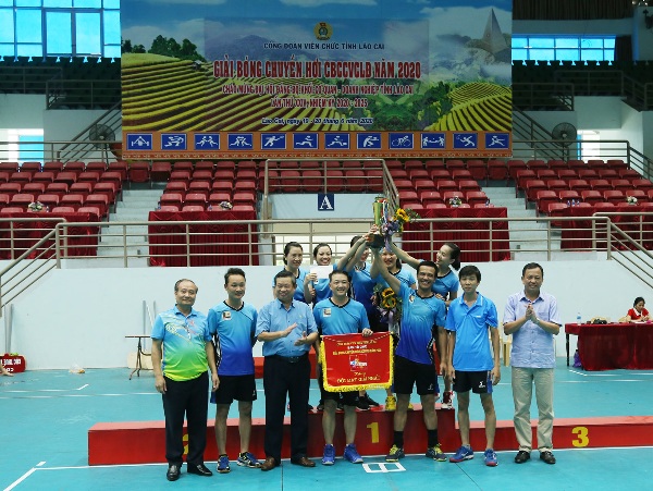 Công đoàn Viên chức tỉnh Lao Cai tổ chức giải bóng chuyền hơi năm 2020