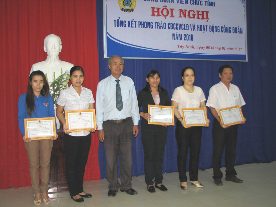 CĐVC tỉnh Tây Ninh: Tổng kết phong trào CBCCVCLĐ và hoạt động công đoàn năm 2016