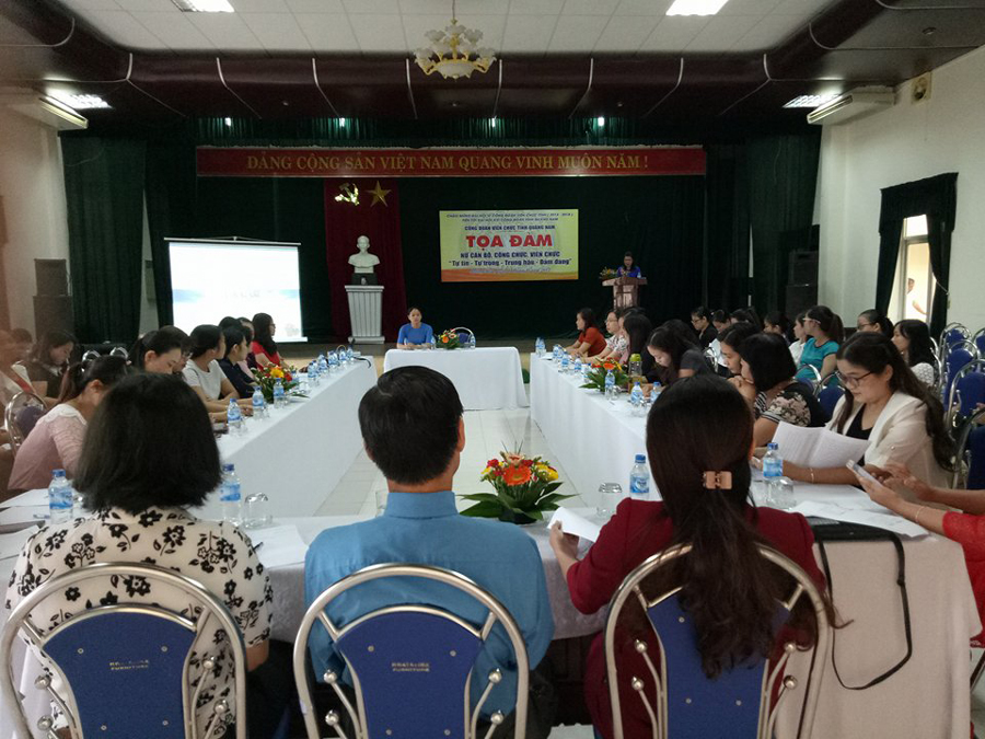 CĐVC Quảng Nam tổ chức tọa đàm Nữ CBCCVC “Tự tin-Tự trọng-Trung hậu-Đảm đang”