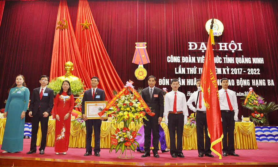 CĐVC Quảng Ninh tổ chức Đại hội lần thứ IV và đón nhận Huân chương Lao động Hạng Ba