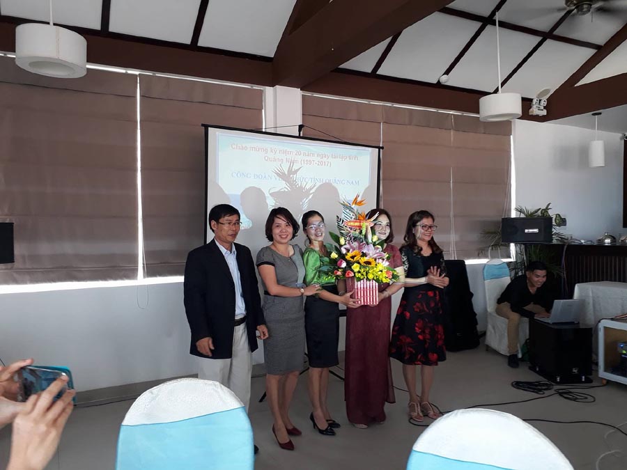 CĐVC tỉnh Quảng Nam tổ chức tổng kết công tác nữ công năm 2016, tập huấn nghiệp vụ và găp mặt cán bộ nữ công