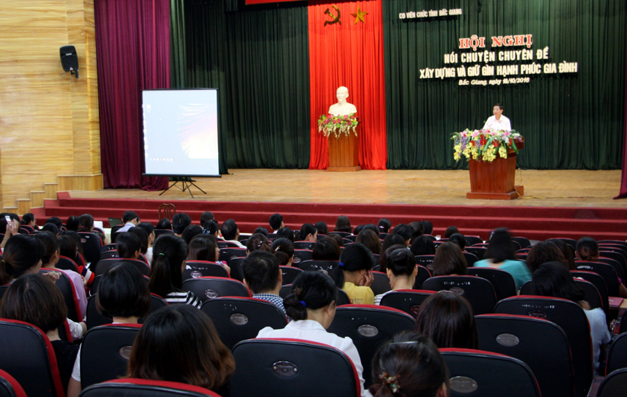 CĐVC tỉnh Bắc Giang tổ chức hoạt động chào mừng ngày Phụ nữ Việt Nam