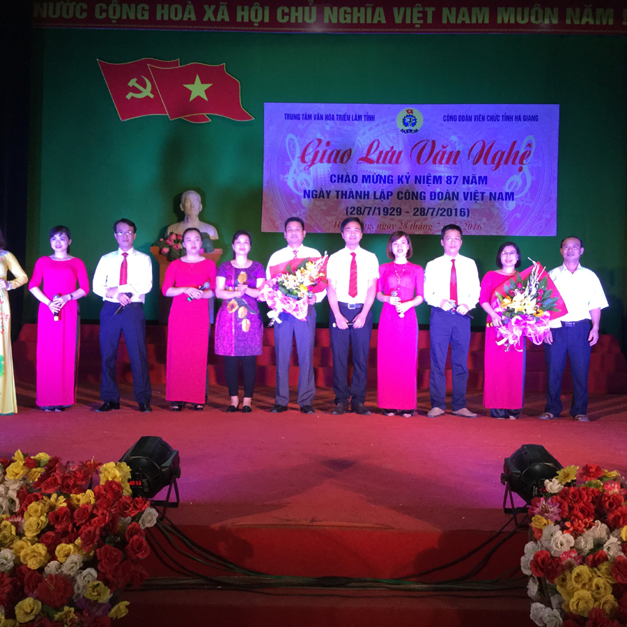 CĐVC tỉnh Hà Giang tổ chức chương trinh giao lưu văn nghệ chào mừng 87 năm ngày thành lập Công đoàn Việt Nam