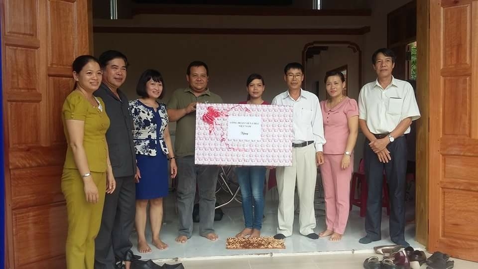 CĐVC tỉnh Quảng Nam đã tổ chức bàn giao nhà “Xã hội tình nghĩa”