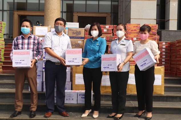 Công đoàn Viên chức tỉnh Bắc Giang vận động ủng hộ các tỉnh Miền Nam phòng chống dịch Covid - 19