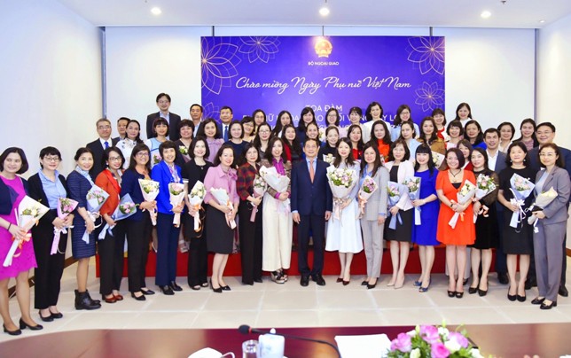 Một số hoạt động tiêu biểu của các cấp Công đoàn Viên chức Việt Nam chào mừng kỷ niệm Ngày Phụ nữ Việt Nam 20/10