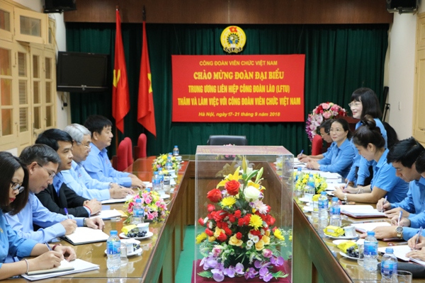 Đoàn đại biểu Trung ương Liên hiệp Công đoàn Lào thăm và làm việc với Công đoàn Viên chức Việt Nam