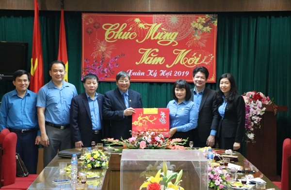Phó Chủ tịch Thường trực Tổng Liên đoàn Lao động Việt Nam thăm và chúc tết tại Công đoàn Viên chức Việt Nam