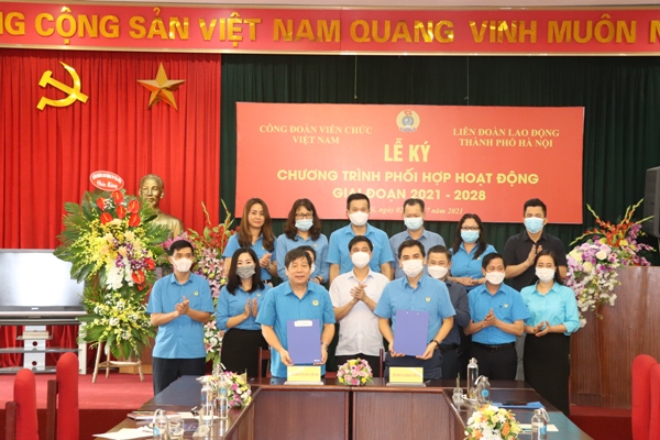 Công đoàn Viên chức Việt Nam ký chương trình phối hợp với Liên đoàn Lao động Thành phố Hà Nội