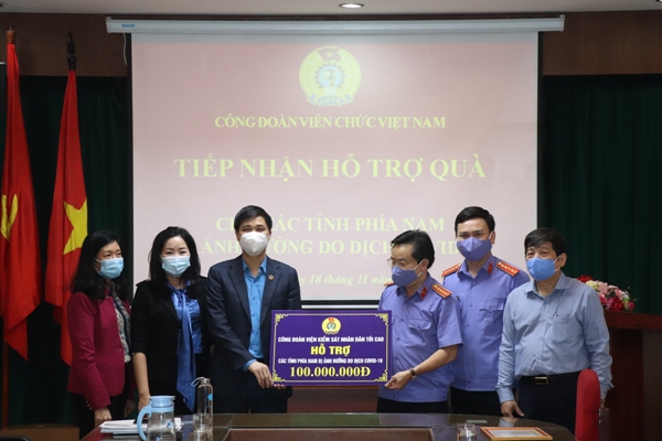 Công đoàn Viên chức Việt Nam tổ chức tiếp nhận hỗ trợ quà cho các tỉnh phía Nam bị ảnh hưởng do dịch Covid-19