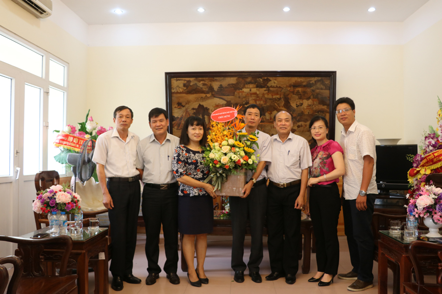 Chúc mừng kỷ niệm 23 năm ngày Thành lập Công đoàn Viên chức Việt Nam
