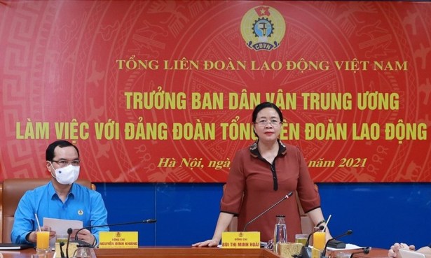 Bí thư Trung ương Đảng, Trưởng Ban Dân vận Trung ương Bùi Thị Minh Hoài làm việc với Đảng đoàn Tổng Liên đoàn Lao động Việt Nam