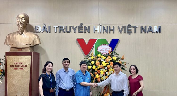 Công đoàn Viên chức Việt Nam chúc mừng các cơ quan báo chí nhân kỷ niệm 98 năm Ngày Báo chí Cách mạng Việt Nam