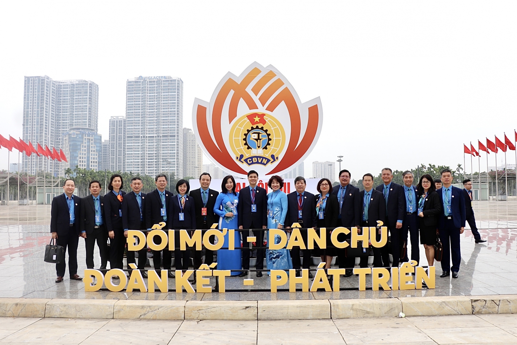 Nhìn lại các hoạt động của đoàn đại biểu Công đoàn Viên chức Việt Nam tại Đại hội XIII Công đoàn Việt Nam