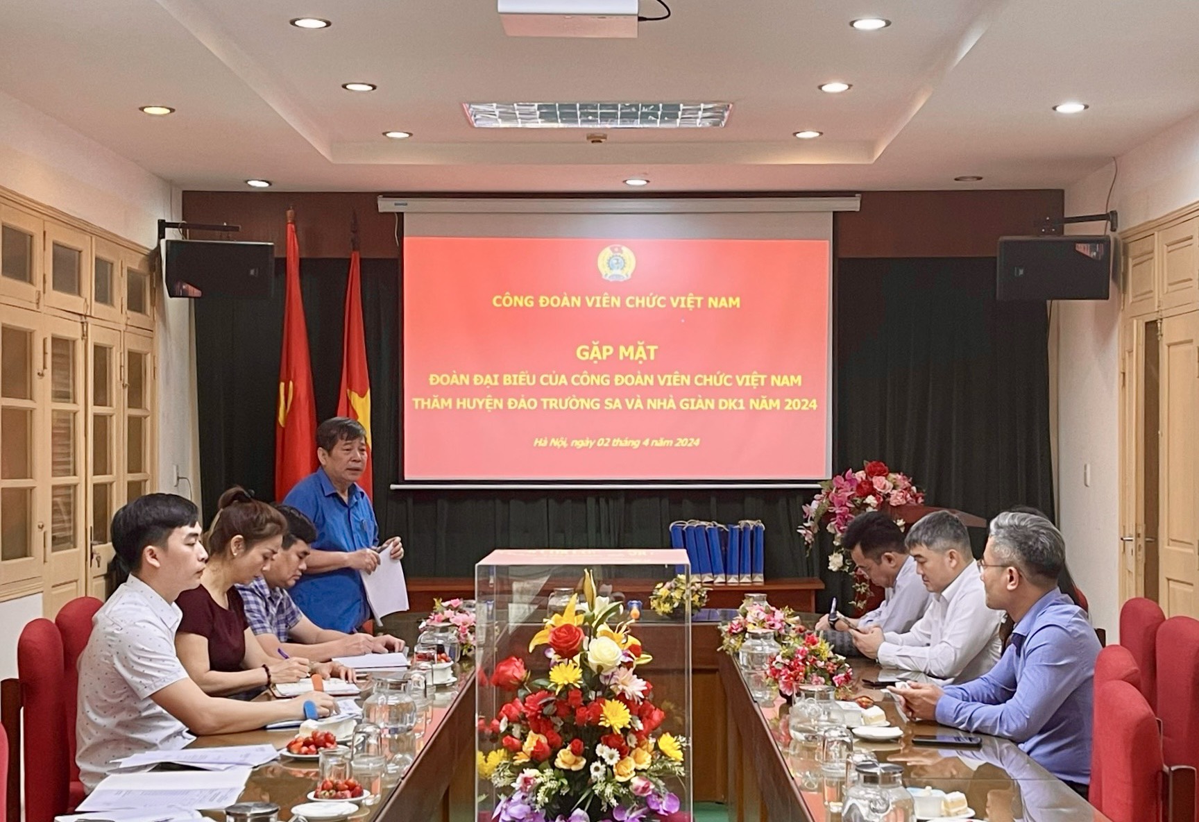 Gặp mặt Đoàn đại biểu Công đoàn Viên chức Việt Nam thăm huyện đảo Trường Sa năm 2024