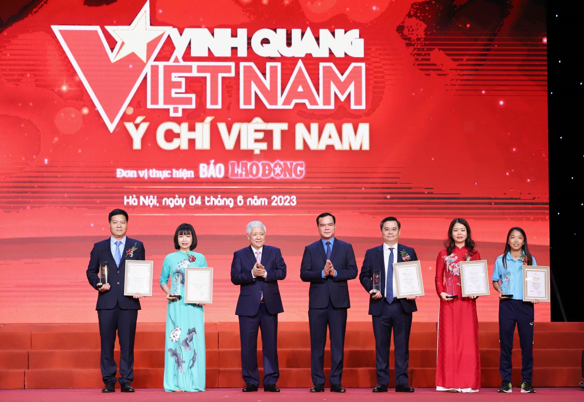 Vinh quang Việt Nam - Ý chí Việt Nam