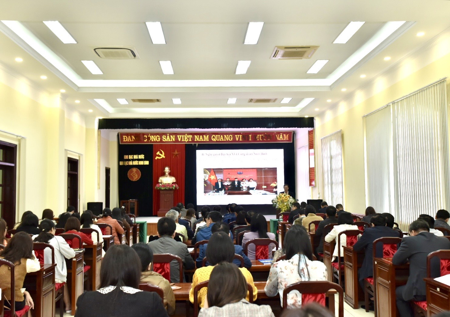 CĐVC tỉnh Ninh Bình tổ chức triển khai Nghị quyết Đại hội XVI Công đoàn tỉnh